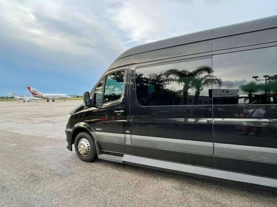 Vancouver-Airport-black-car-service